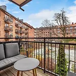 Renovated Two-Bedroom Apartment In A Central Area